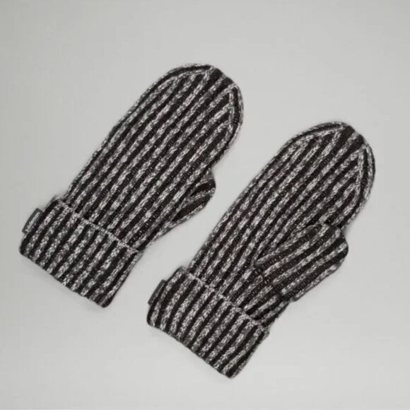 lululemon athletica Accessories - Lululemon | Women's Textured Fleece-Lined Knit Mittens NWT